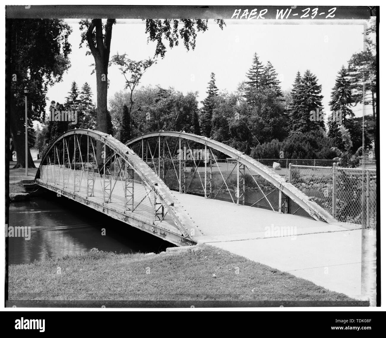 OBLIQUE VIEW OF BRIDGE, LOOKING SOUTHWEST Fountain Island Bridge