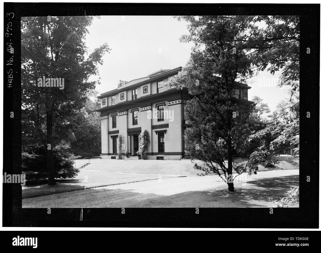 OBLIQUE VIEW OF FRONT ELEVATION Captain Robert Forbes House