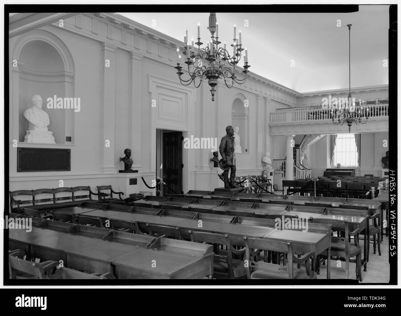OLD HOUSE OF DELEGATES CHAMBER, DETAIL OF SOUTHEAST BALCONY STAIR
