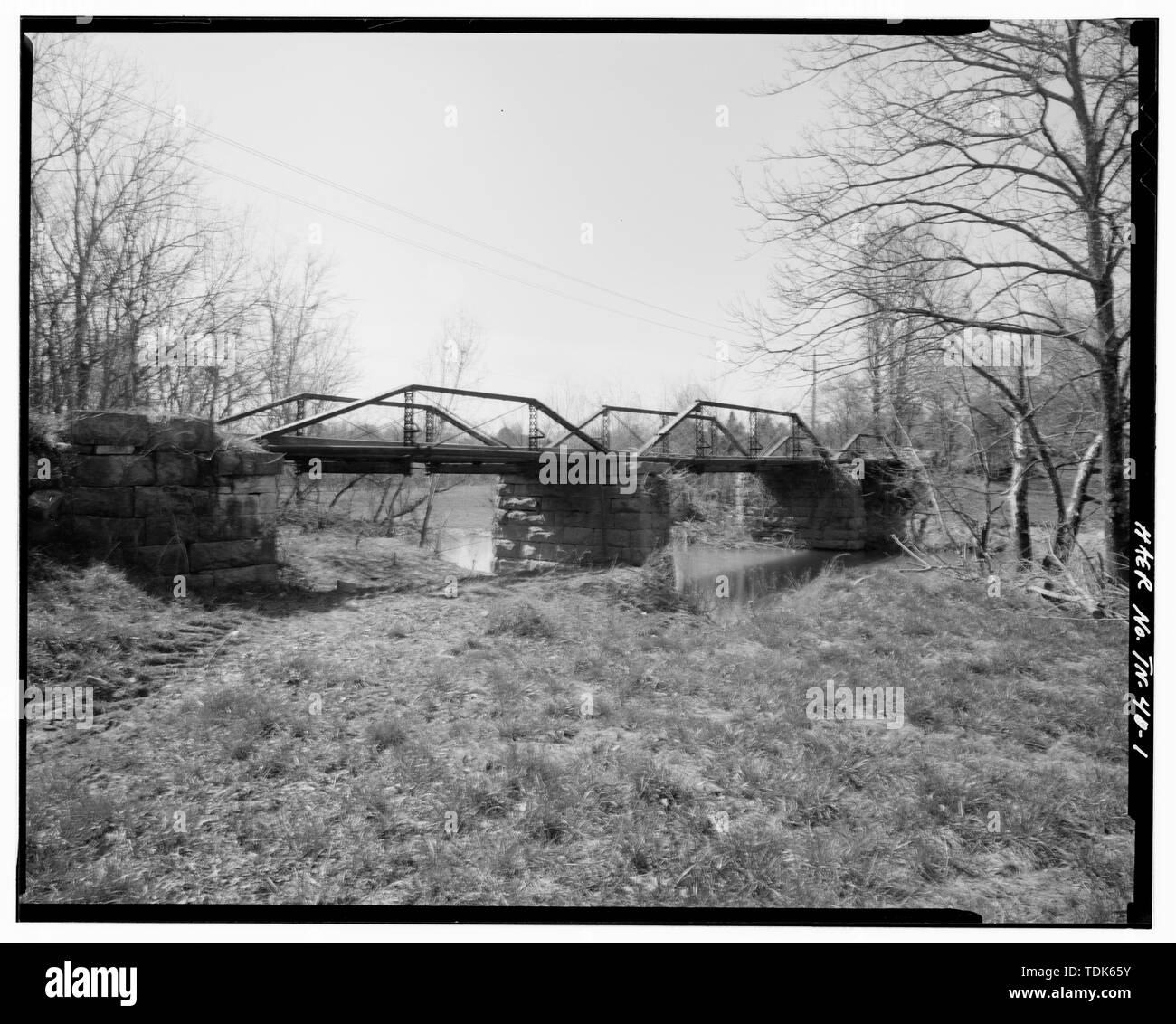 OVERALL ELEVATION, LOOKING SOUTH. - Lea Bridge, Spanning Candies Creek at Old Georgetown Road, Hopewell, Bradley County, TN; Wrought Iron Bridge Company; Converse, W H; Canton Wrought Iron Bridge Company; Hammond , David; Converse Bridge Company; King Iron Bridge Company; Hornal, George, photographer; Carver, Martha, historian Stock Photo