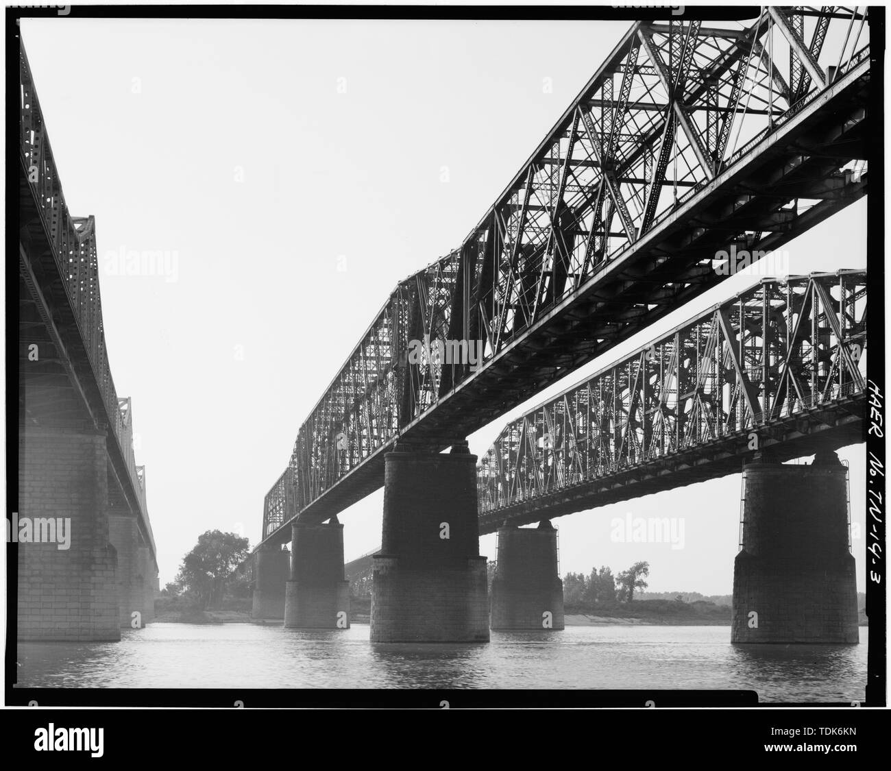 Gerber truss bridge hi-res stock photography and images - Alamy