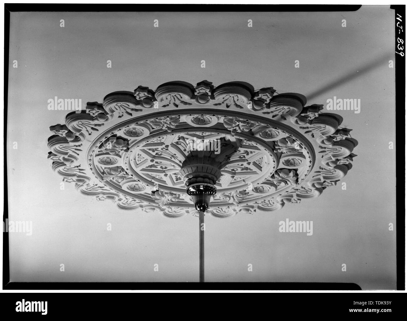 October 1972 DETAIL, CENTER CEILING MEDALLION, SECOND FLOOR - Mullica Hill Town Hall, South Main Street (Bridgeton Pike) and Woodstown Road, Mullica Hill, Gloucester County, NJ Stock Photo