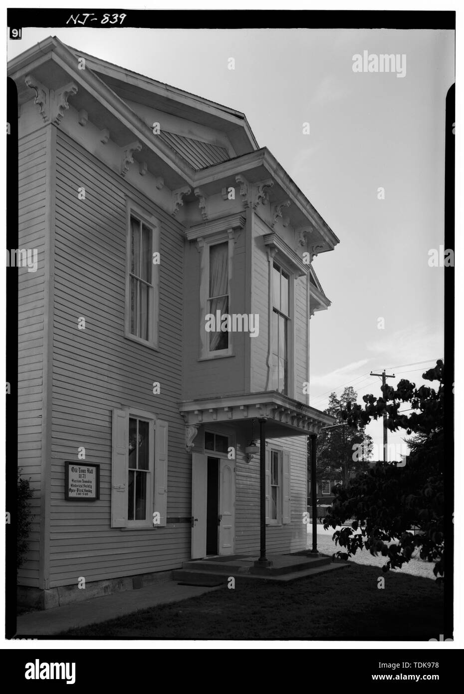 October 1972 NORTH (FRONT) ELEVATION FROM NORTHEAST - Mullica Hill Town Hall, South Main Street (Bridgeton Pike) and Woodstown Road, Mullica Hill, Gloucester County, NJ Stock Photo