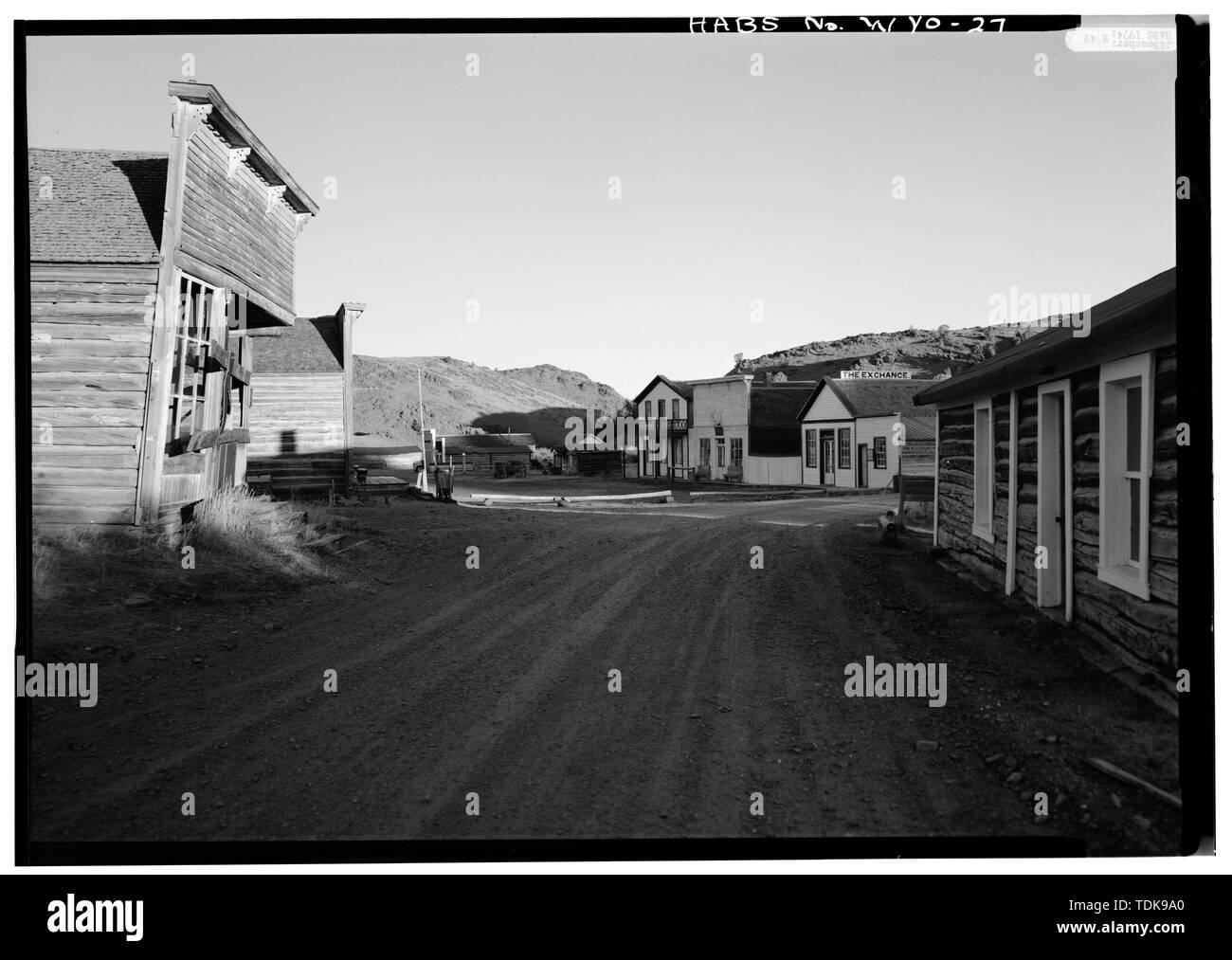 October 1974. VIEW FROM NORTHWEST OF THE EXCHANGE BANK-RECORDERS OFFICE, THE GRECIAN BEND SALOON, AND THE IDAHO HOUSE - South Pass City, General View, South Pass City, Fremont County, WY; Morris, Scott, transmitter; DeBoer, Ruth, transmitter Stock Photo