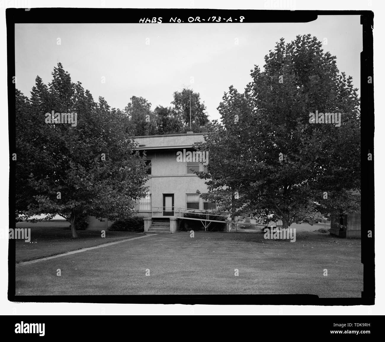 Office, view to east Former Umatilla Project Headquarters Buildings