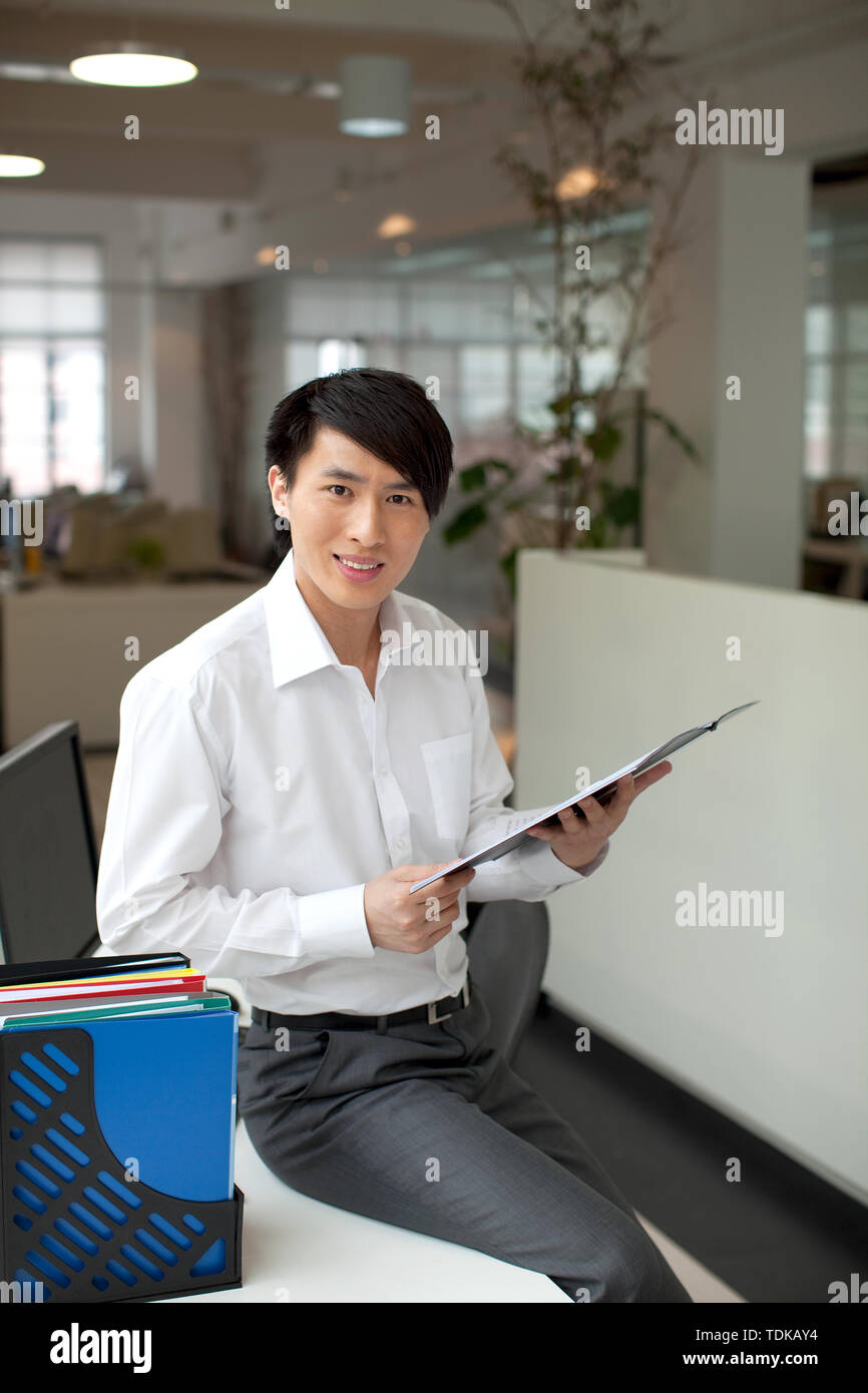 Young asian business men hi-res stock photography and images - Alamy