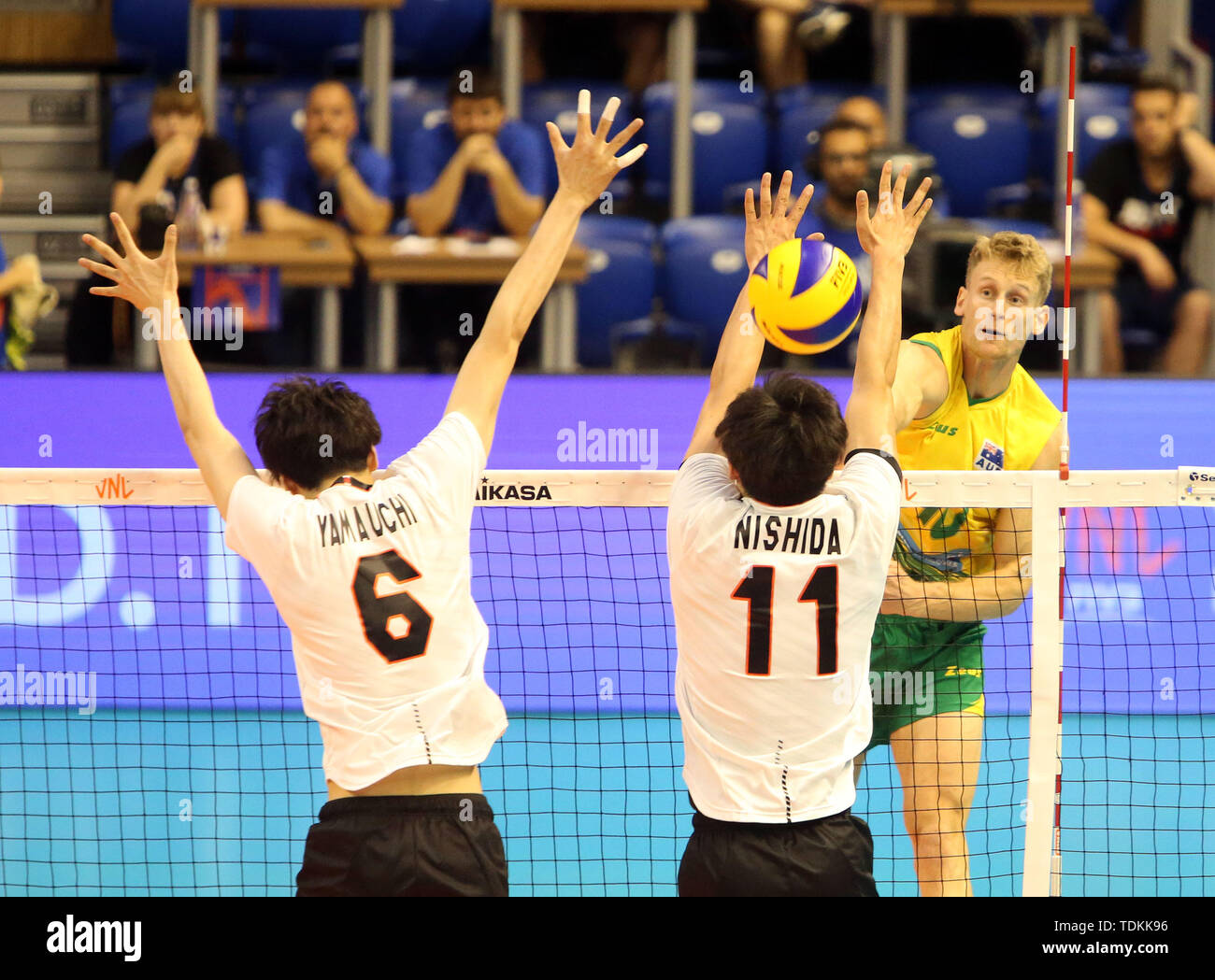 Varna, Bulgaria. 16th June, 2019. in the right Jordan RICHARDS (Australia),  .mens Volleyball Nations League 2019, week 3, preliminary round, Japan vs  Australia, .Varna/Bulgaria, Palace of Culture and Sports, June 16, 2019, .