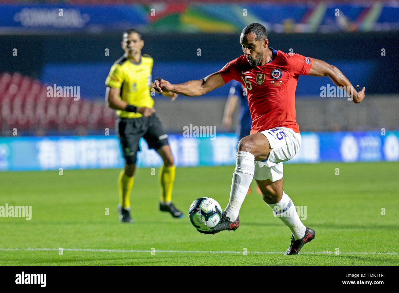 Estadio Morumbi, Sao Paulo, Brazil. 17th June, 2019. Copa America Football tournament, Chile versus Japan; Jean Beausejour of Chile comes forwards on the ball Credit: Action Plus Sports/Alamy Live News Stock Photo