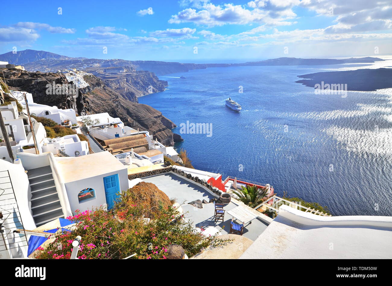 Santorini tourist spots hi-res stock photography and images - Alamy