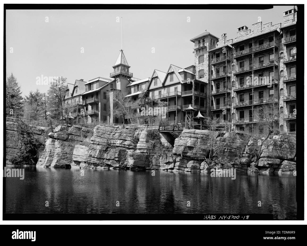 PERSPECTIVE VIEW OF EAST FRONT, SOUTH END - Mohonk Mountain House, Mountain Rest Road, New Paltz, Ulster County, NY Stock Photo