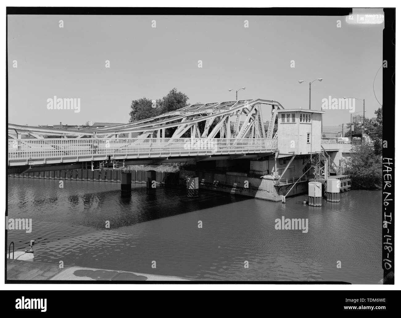 PERSPECTIVE VIEW OF EAST SPAN AND HOUSE FROM SW LOOKING NE. - West Division Street Bridge, Spanning North Branch of Chicago River at West Division Street, Chicago, Cook County, IL; Pihlfeldt, Thomas G; Ericson, John E; Fitzsimons and Connell Company; Roemheld and Gallery; Chicago Department of Transportation; Chicago Department of Transportation, sponsor; Daley, Richard M, sponsor; Walker, Thomas R, sponsor; Kaderbek, S L, sponsor; Hess, Jeffrey A, historian; Lowe, Jet, photographer; Koslow, Julia, delineator; Gardner, Lisa, delineator Stock Photo