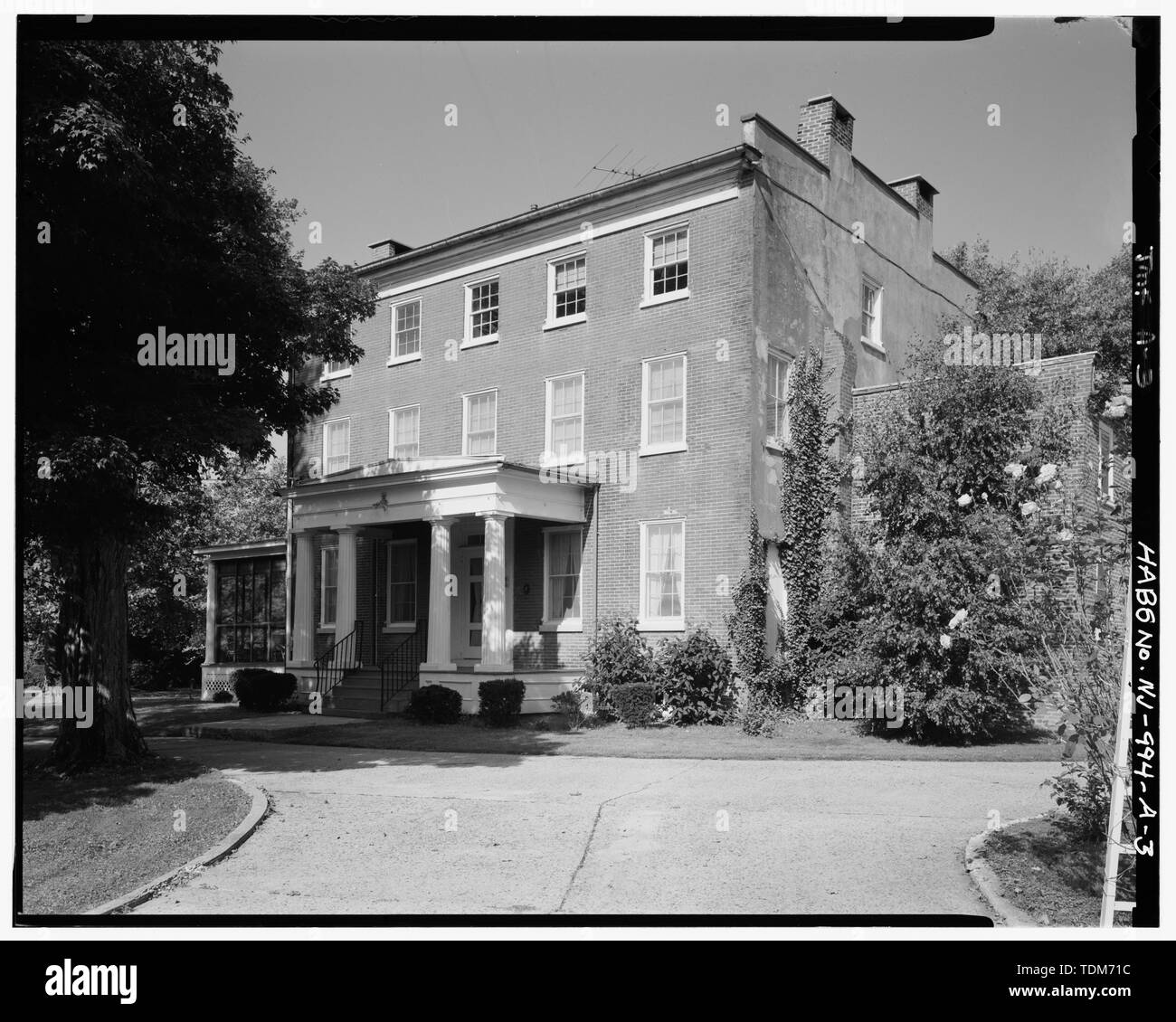 PERSPECTIVE VIEW OF FRONT FACADE LOOKING SOUTHWEST Tide Mill Farm