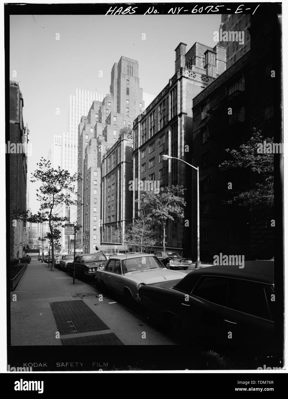 PERSPECTIVE VIEW OF MAIN ELEVATION - Tudor City Complex, Essex House, 325 East Forty-first Street, New York, New York County, NY Stock Photo