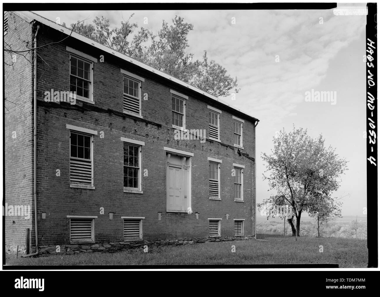 PERSPECTIVE VIEW OF NORTHEAST (FRONT), LOOKING WEST - Clifton Farm, Off Baker Road, Frederick, Frederick County, MD; Taylor, Griffin; Ball, Turner Alfred; Wheatley, John F; Gambrill, James H; Wheatley and Gambrill; Worthington, John T; Worthington, Mary; Worthington, Lavinia; Dorsey, Loyd; Worthington, Glenn; Worthington, Clarke; Jenkins Brothers, Incorporated; National Park Service; Amundson, David, delineator; Cohen, Melissa, delineator; Boucher, Jack E, photographer; Pendleton, Philip Edmund, historian; Lavoie, Catherine C, historian Stock Photo