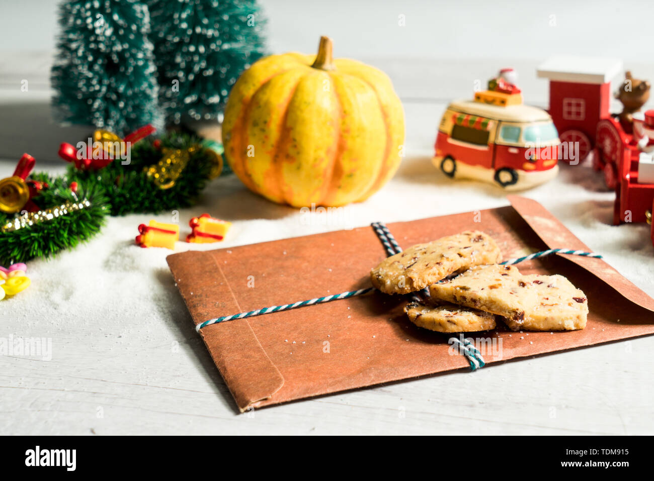 Christmas decorations with handmade cookies Stock Photo - Alamy