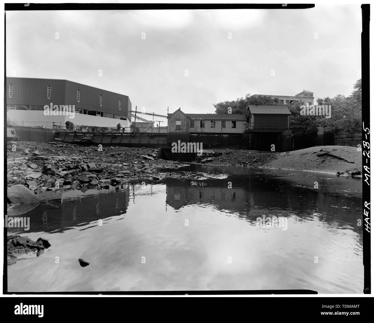 PAWTUCKET CANAL- SWAMP LOCKS, TAKEN WHILE CANAL SYSTEM DRAINED- W. Richard Ansteth, Photographer 1975 - Pawtucket Canal, Swamp Locks, Pawtucket and Merrimack Canals, Lowell, Middlesex County, MA; Proprietors of the Locks and Canals on the Merrimack River; Jackson, Jonathan; Clark, Thomas; Boott, Kirk; Merrimack Manufacturing Company; Jackson, Patrick Tracy; Francis, James B; Appleton Manufacturing Company; Lowell Manufacturing Company; Griffin, Douglas L, project manager; Comp, T Allan, project manager; Malone, Patrick M, project manager; Parrott, Charles A, project manager; Lowell City Develo Stock Photo