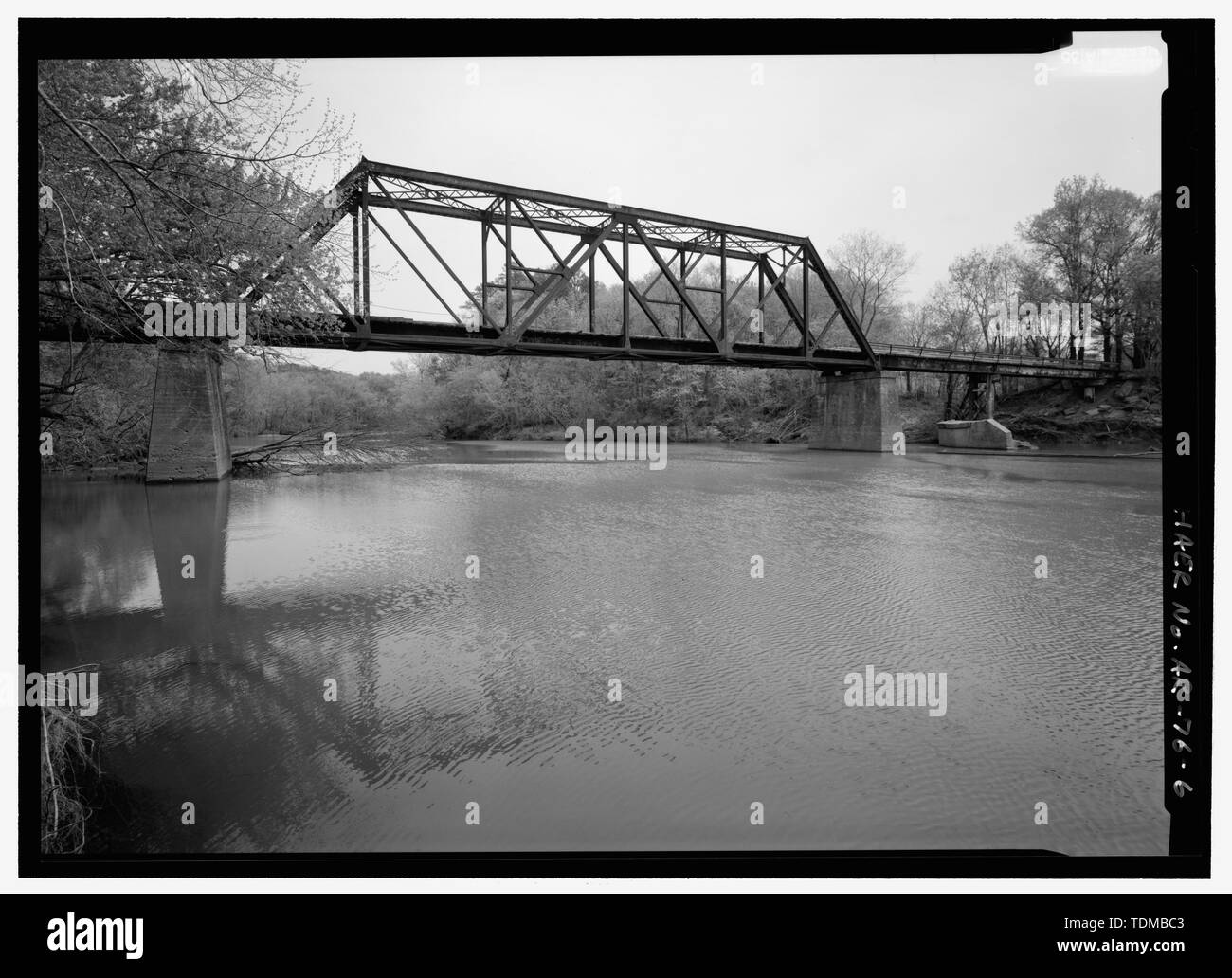 PERSPECTIVE LOOKING ESE BY 100 DEGREES Missouri and North Arkansas