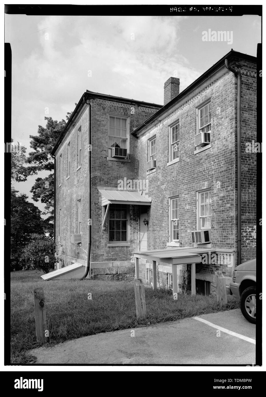 PERSPECTIVE VIEW FROM SOUTH OF WEST SIDE - Reverend Nathan Bracket House, Fillmore Street, Harpers Ferry, Jefferson County, WV; Storer College Stock Photo