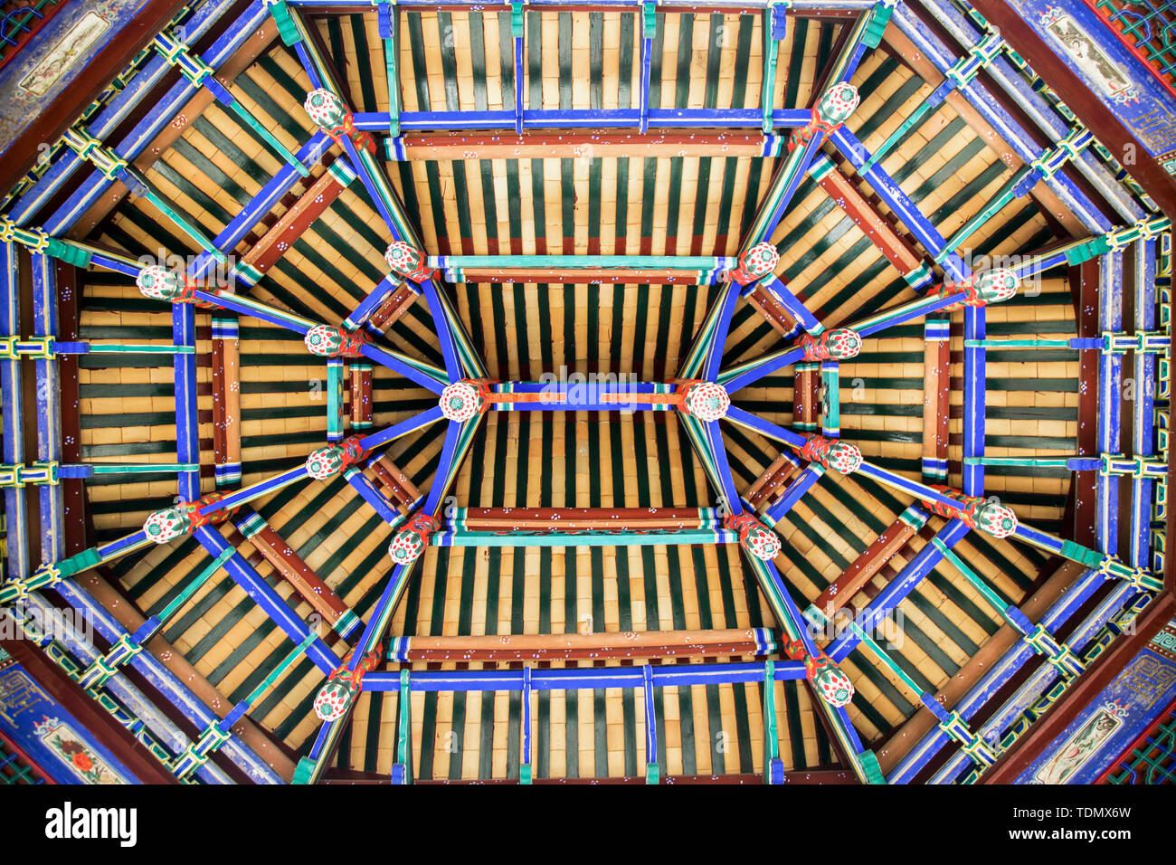 Rule Texture Rule geometric roof texture Stock Photo - Alamy