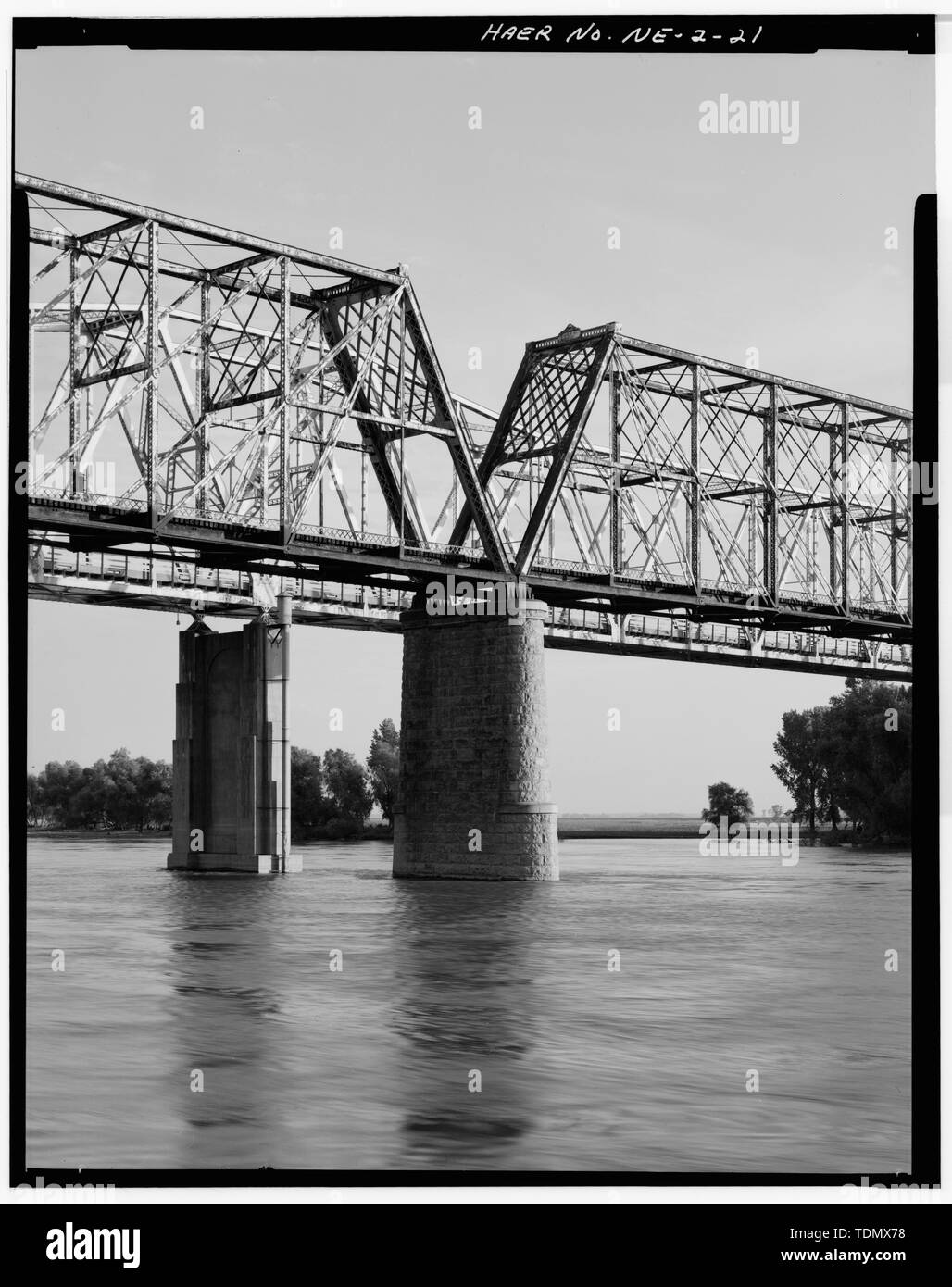 PIER NO. III DETAIL; VIEW TO NORTHWEST - Nebraska City Bridge, Spanning Missouri River near Highway 2 between Nebraska and Iowa, Nebraska City, Otoe County, NE Stock Photo