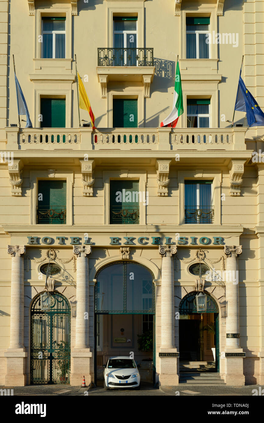 Hotel Excelsior, Via Partenope, Neapel, Italien Stock Photo