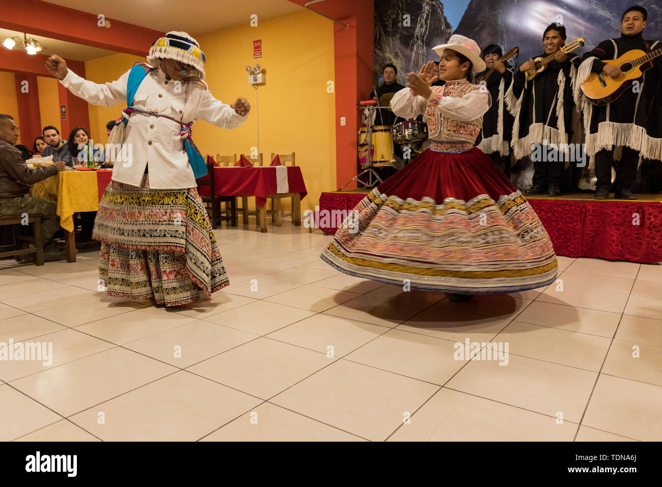 Peruvian folk dance hires stock photography and images Alamy