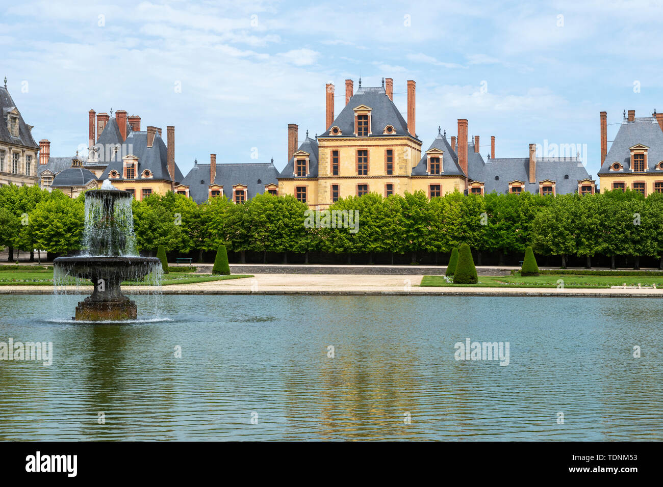 Chateau de Fontainebleau - Castles, Palaces and Fortresses