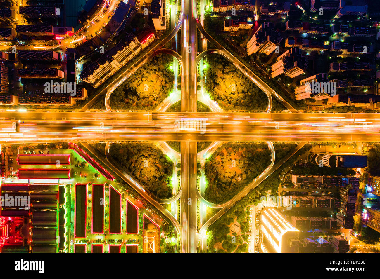 At night, the brightly lit North Second Ring of Kunming and the Venus overpass at Beijing Road Stock Photo