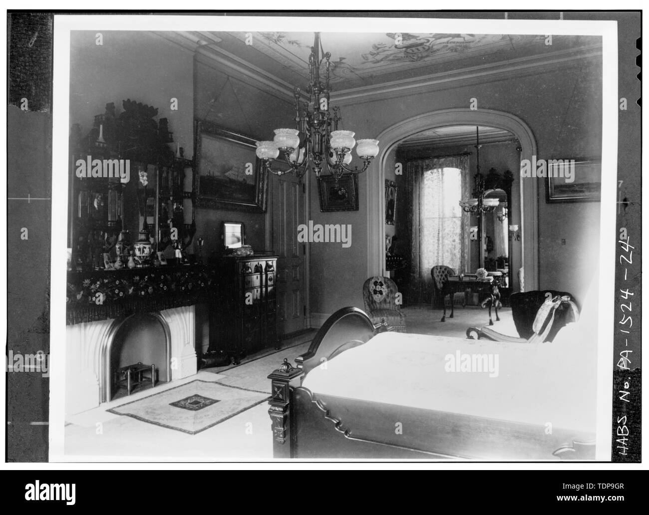 Colonial revival house Black and White Stock Photos & Images - Alamy