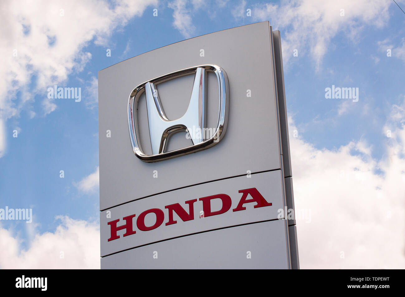 Honda Logo Sign Stock Photos & Honda Logo Sign Stock Images Alamy