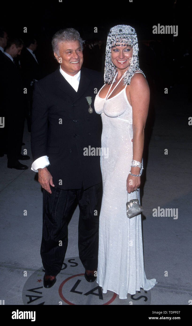 Mar 21, 1999; Los Angeles, CA, USA; Actor TONY CURTIS & wife JILL VANDENBERG @ Vanity Fair Oscar Party @ Morton's..  (Credit Image: Chris Delmas/ZUMA Wire) Stock Photo