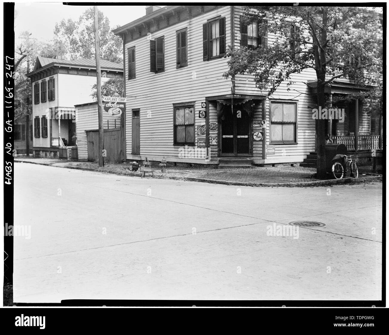 from Historical Society Cordray Foltz, photographer, 1934 LINCOLN STREET AND PARK AVENUE