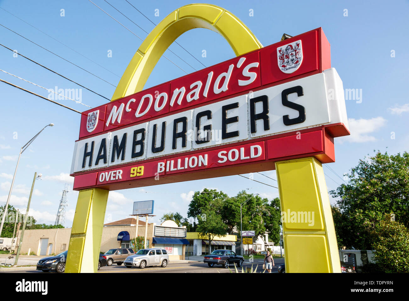 Mcdonalds Golden Arch Sign High Resolution Stock Photography and Images ...