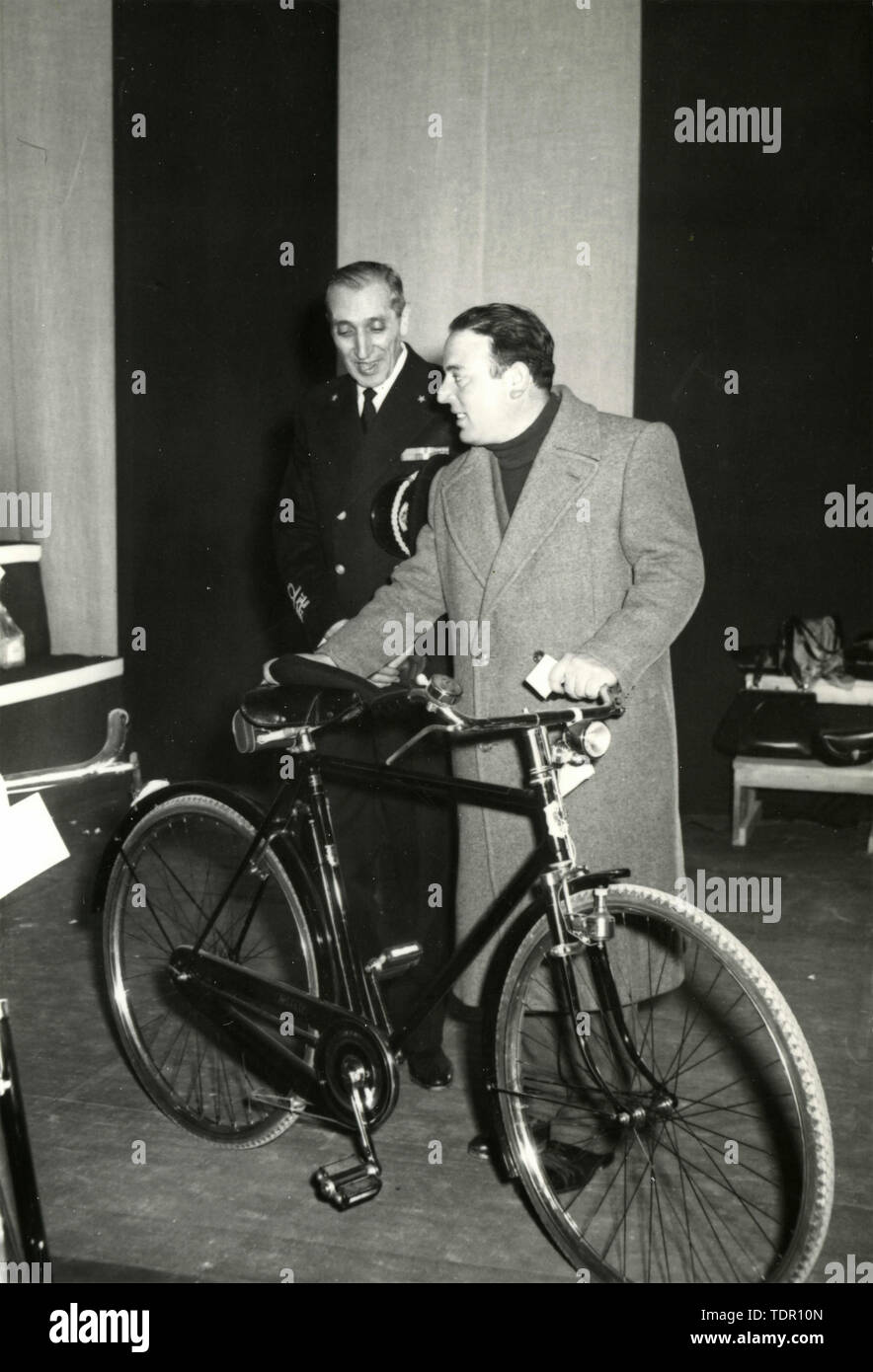 1940s bicycle hi-res stock photography and images - Alamy