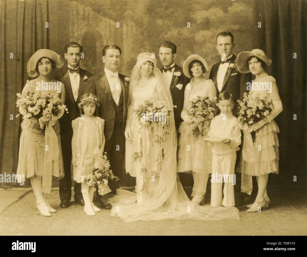 Wedding photo with best man and bridesmaid, USA 1930s Stock Photo