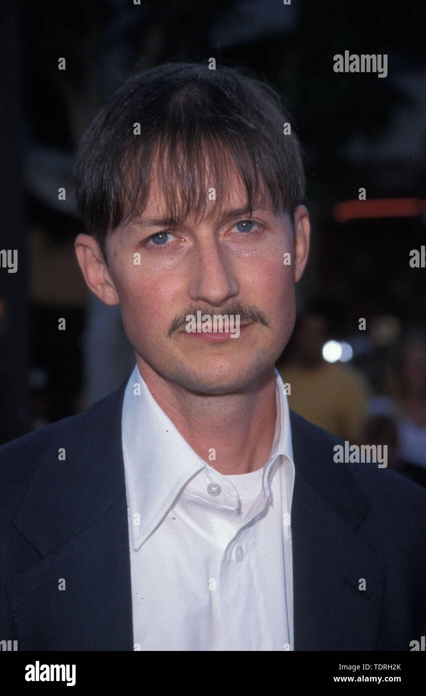 Actor TODD FIELD the 'Eyes Wide Shut' movie premiere. (Credit Image