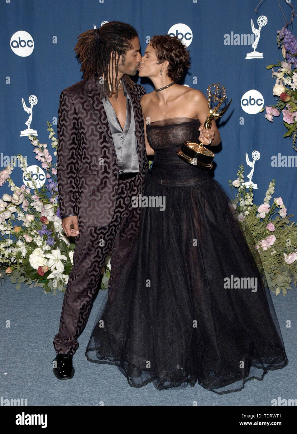 Halle berry 2000 hi-res stock photography and images - Alamy