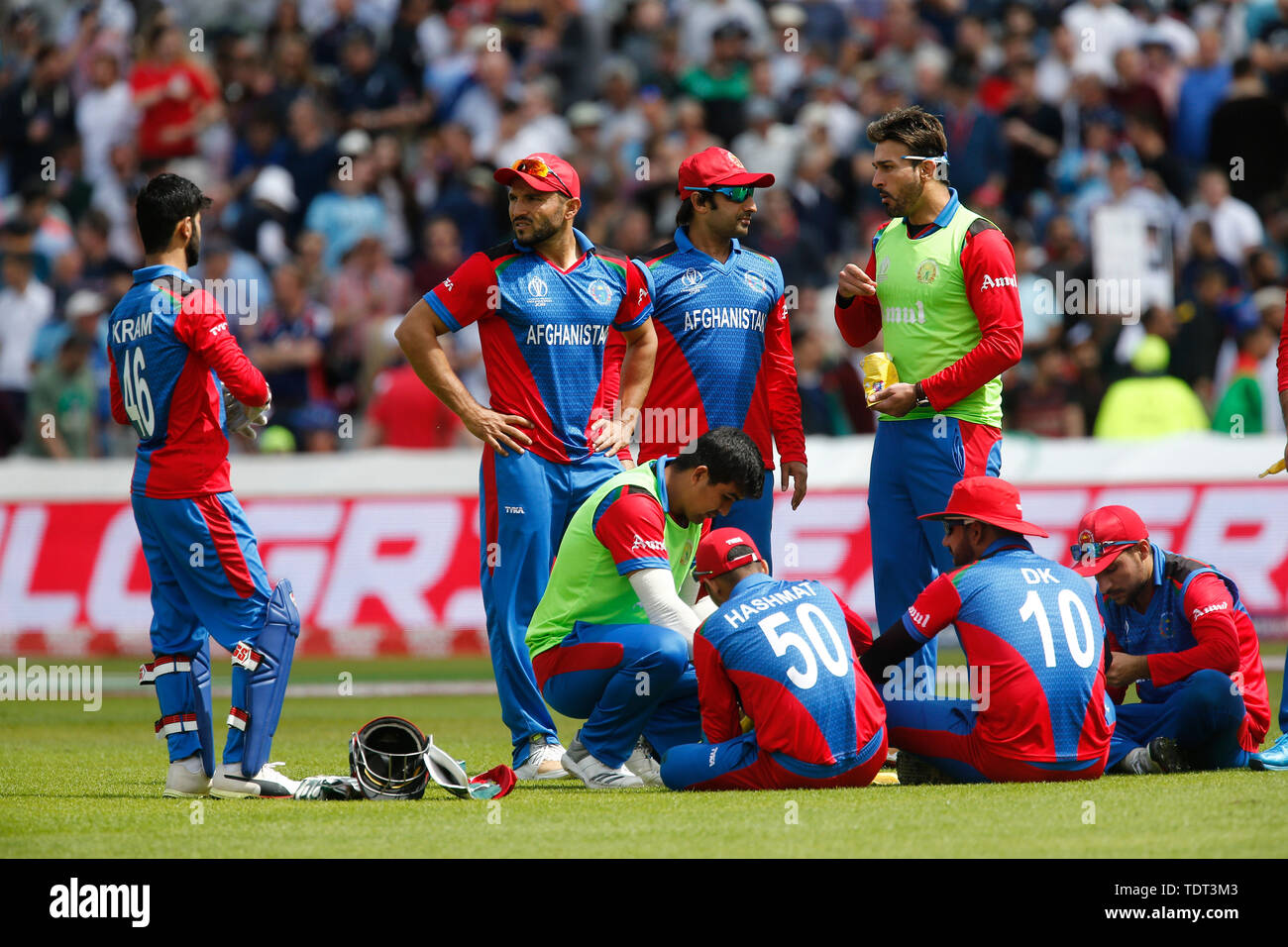 Old Trafford, Manchester, UK. 18th June, 2019. ICC World Cup Cricket, England versus Afghanistan; Afghanistan captain Gulbadin Naib and his team take a drinks break as they struggle for another England wicket Credit: Action Plus Sports/Alamy Live News Stock Photo