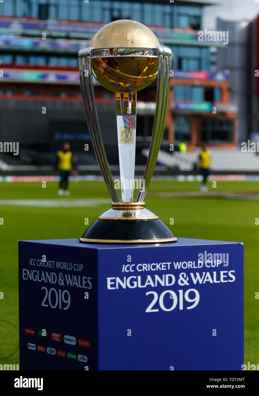 Icc mens cricket world cup trophy hi-res stock photography and images