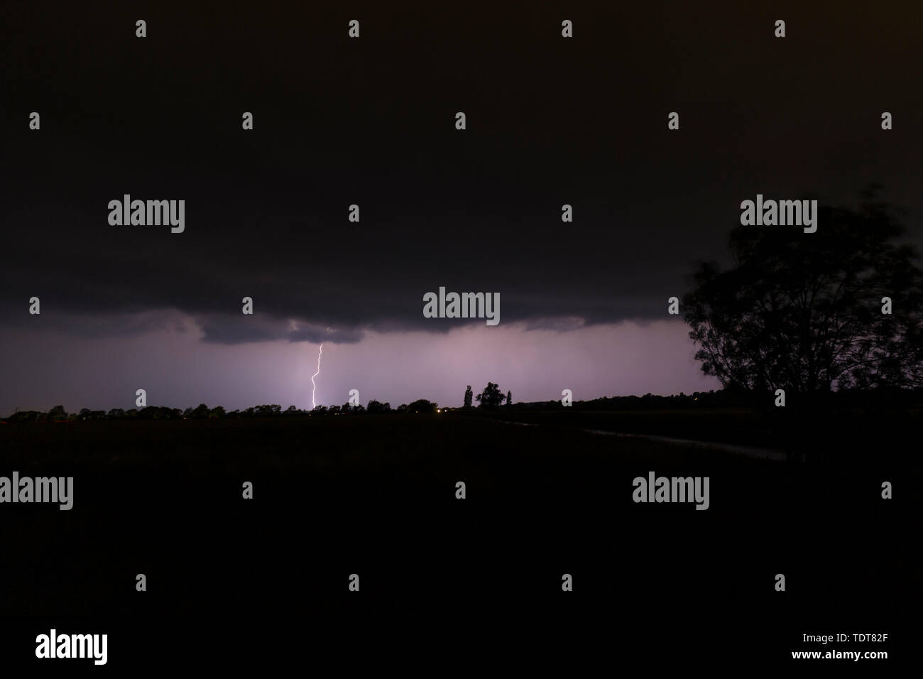 Ashford, Kent, UK. 18th Jun, 2019. UK Weather: The expected storm arrives with flashes of lightning and thunder across Ashford in Kent bringing huge amounts of rain. © Paul Lawrenson 2019, Photo Credit: Paul Lawrenson/ Alamy Live News Stock Photo
