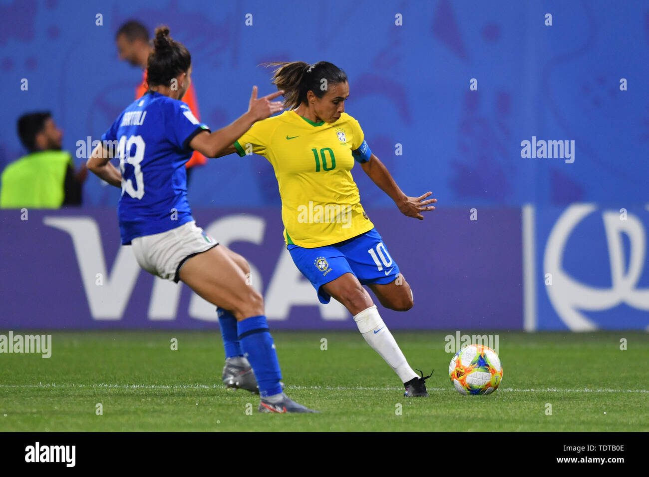 Marta (Brazil) (10) crosses the ball after inside - Elisa Bartoli (Italy) (13) in block attempt, 18.06.2019, Valenciennes (France), Football, FIFA Women's World Cup 2019, Italy - Brazil, FIFA REGULATIONS PROHIBIT ANY USE OF PHOTOGRAPHS AS IMAGE SEQUENCES AND/OR QUASI VIDEO. | usage worldwide Stock Photo