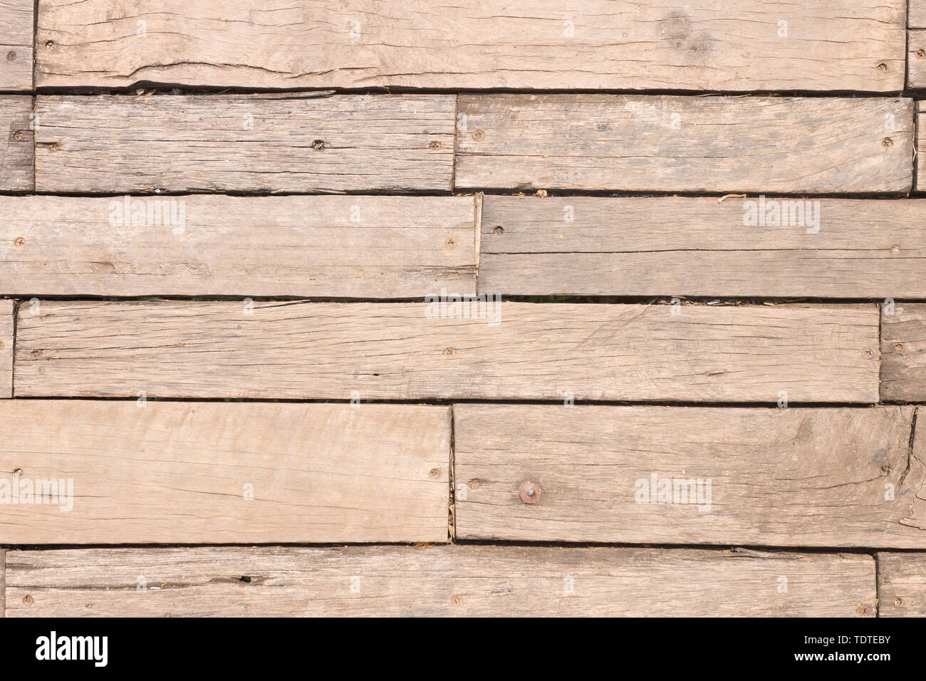 Texture gỗ sồi sẽ khiến bạn say đắm bởi vẻ đẹp tự nhiên và mộc mạc của nó. Hãy ngắm nhìn bức ảnh với texture gỗ sồi này để tìm thấy ý tưởng trang trí tuyệt vời cho căn phòng của bạn.