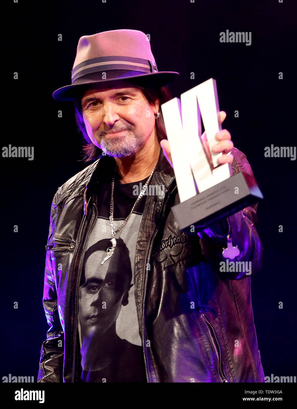 Motorhead's Phil Campbell with the Inspiration award at the Kerrang