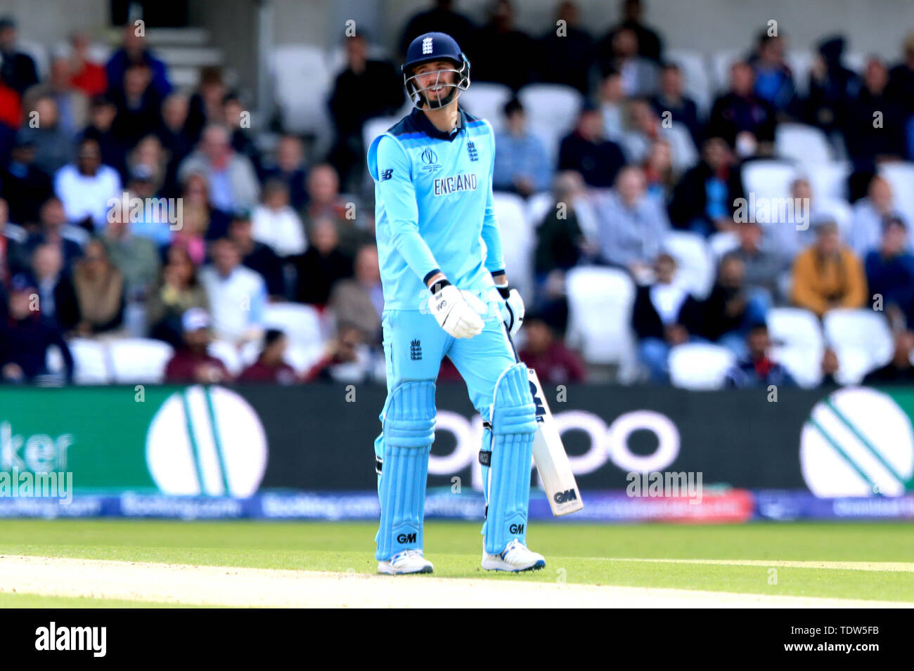 England's James Vince walks off after being dismissed by Sri Lanka's Lasith Malinga during the ICC Cricket World Cup group stage match at Headingley, Leeds. Stock Photo