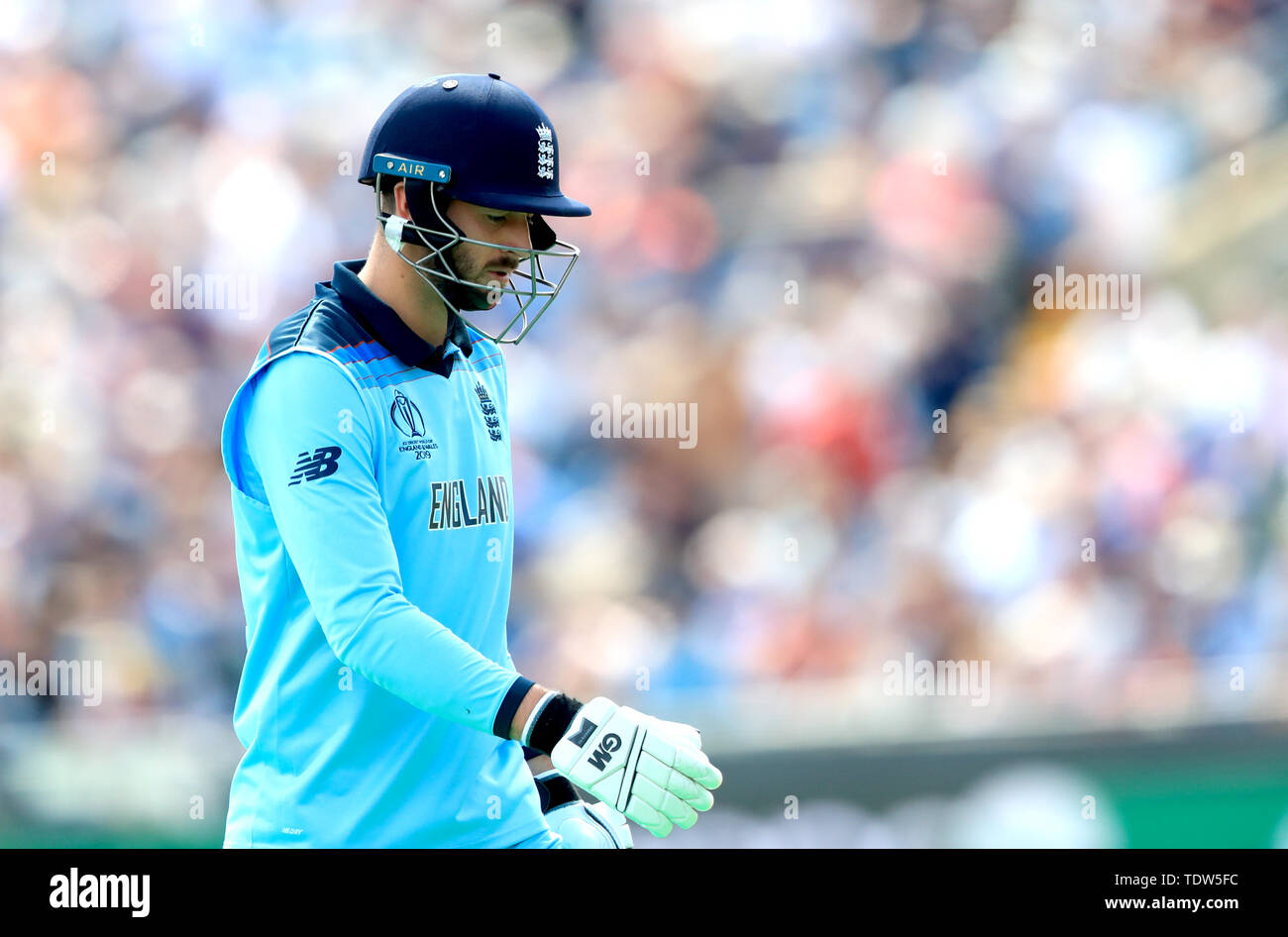 England's James Vince walks off after being dismissed by Sri Lanka's Lasith Malinga during the ICC Cricket World Cup group stage match at Headingley, Leeds. Stock Photo