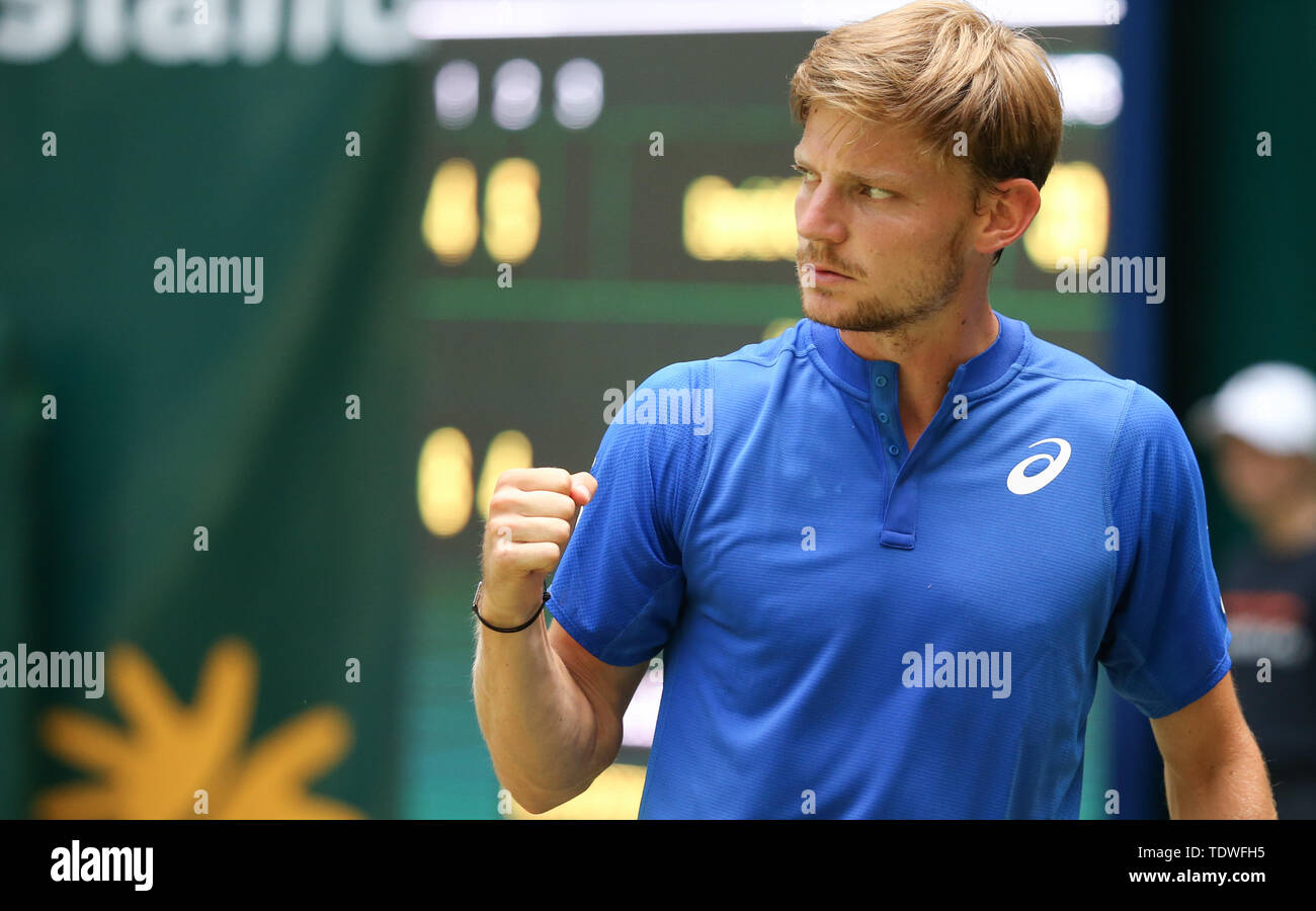 Halle, Germany. 19th June, 2019. Tennis: ATP Tour Individual, Men, Round of 16, Goffin (Belgium) - Albot (Moldova). David Goffin clenches his fist. Credit: Friso Gentsch/dpa/Alamy Live News Stock Photo