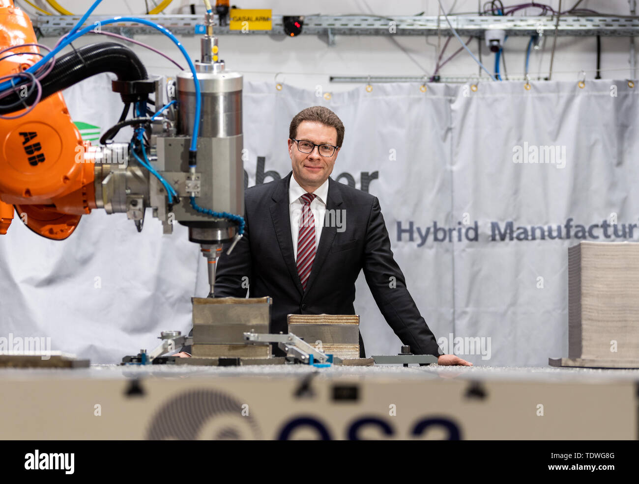 Dresden, Germany. 03rd Apr, 2019. Christoph Leyens, director of the  Fraunhofer IWS Dresden, is located in the Additive Manufacturing Center  Dresden (AMCD). Credit: Robert Michael/dpa-Zentralbild/ZB/dpa/Alamy Live  News Stock Photo - Alamy