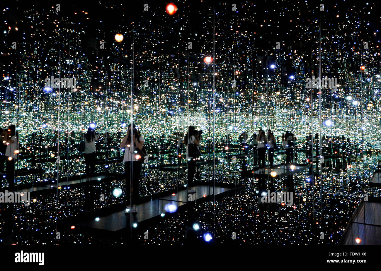 Infinity Mirrored Room Stock Photos Infinity Mirrored Room