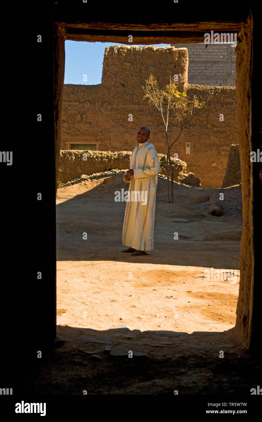 berber in Agdz, view from a traditional mud house, Morocco, Agdz Stock Photo