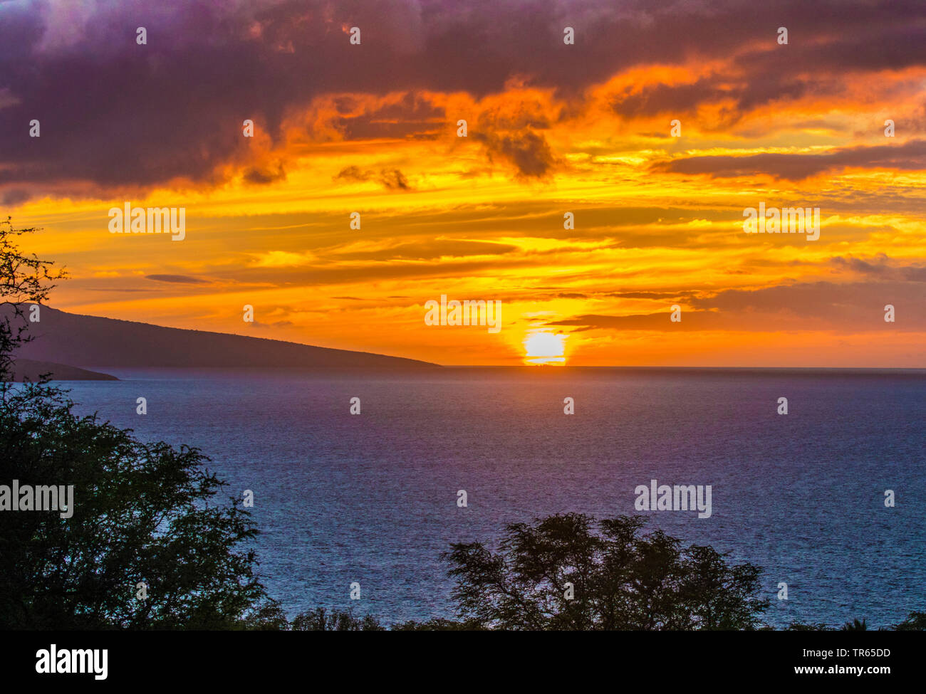 sunset next to island Kaho'olawe, USA, Hawaii, Wailea Golf Club, Kihei Stock Photo